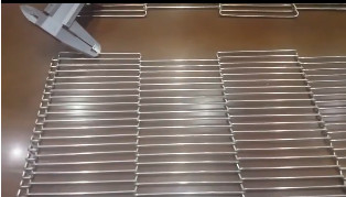 Correa del alambre de Mesh Conveyor Belt Metal Steel de la cadena de la curva de la vuelta AISI304 para la comida de enfriamiento