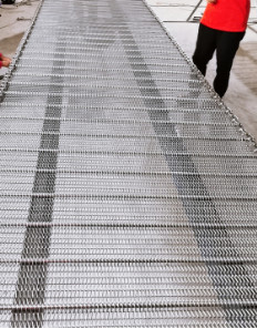 La categoría alimenticia modificada para requisitos particulares 304 SS ata con alambre el vínculo de Mesh Conveyor Belt Metal Chain