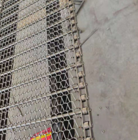 La categoría alimenticia modificada para requisitos particulares 304 SS ata con alambre el vínculo de Mesh Conveyor Belt Metal Chain