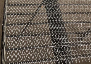 316 Diamond Shape Metal Mesh de acero inoxidable 3,4 bandas transportadoras ampliadas del listón del metal